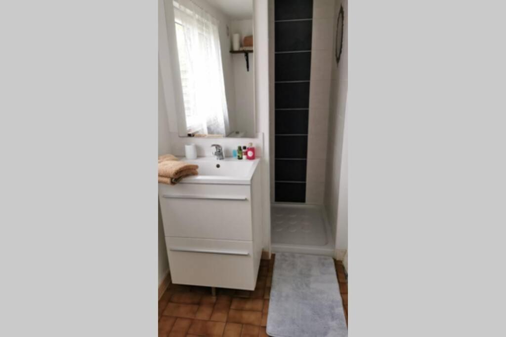 Petite Maison Dans Les Monts D'Arree Ty Coz Commana Zewnętrze zdjęcie